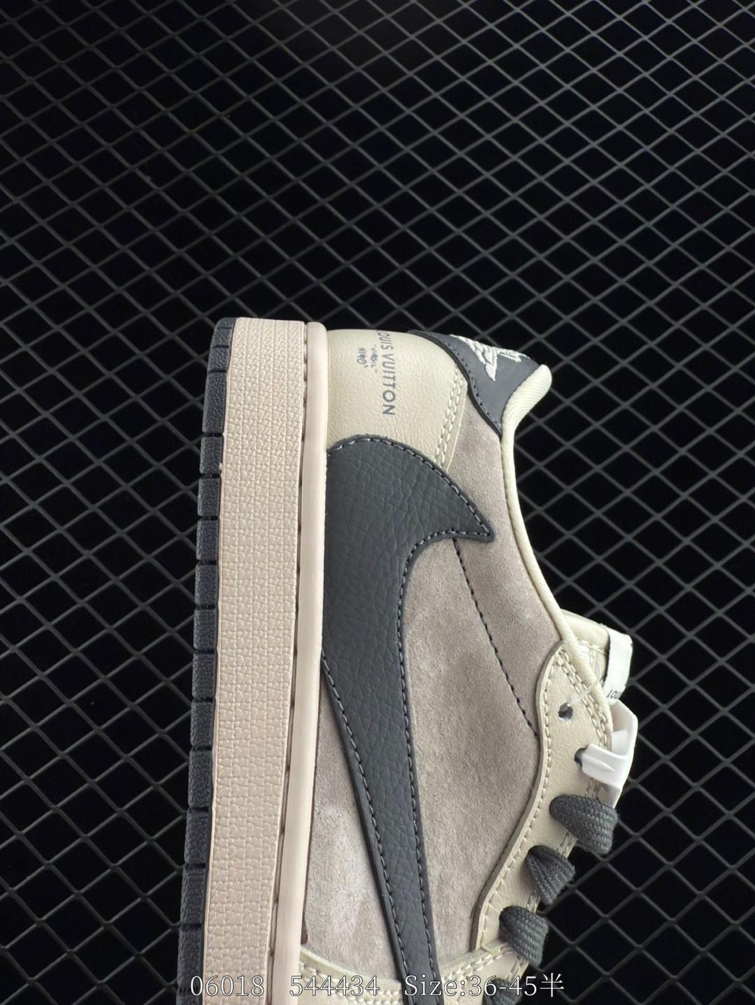 Travis Scott x Air Jordan 1 ” Reverse Mocha “